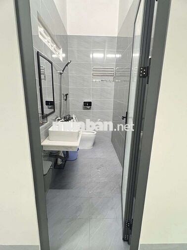 Bán nhà cấp 4 mới đẹp mặt tiền đường Phùng Hưng