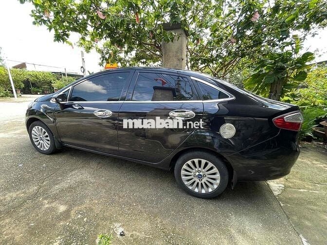 Ford Fiesta 1.4 Số sàn Xăng Đen