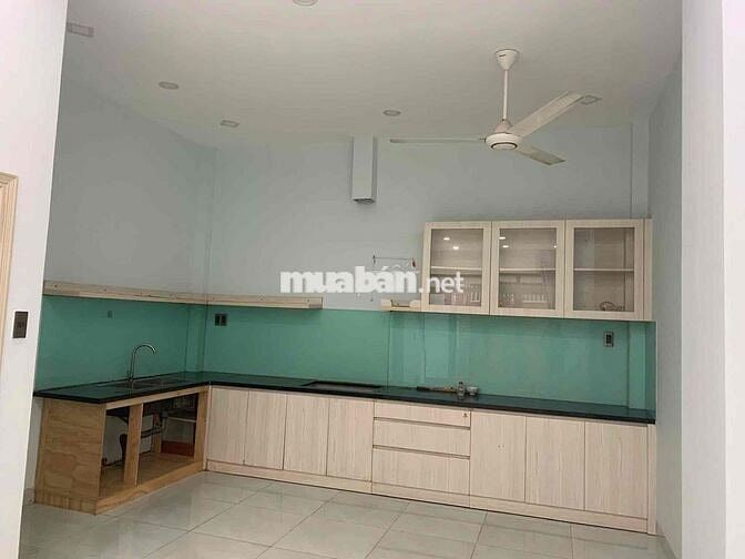 nhà 2 phòng ngủ 2 nhà vệ sinh trong khu dân cư hồng long