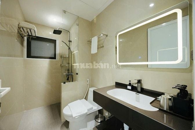 Bán 2 nhà cạnh nhau, 1 nhà 6 tầng, 1 nhà 8 tầng mặt phố Yên Hoa-Tây Hồ