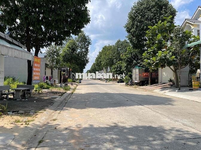 Chính chủ bán 300m2 , Mỹ Phước 3, sát chợ , trường học