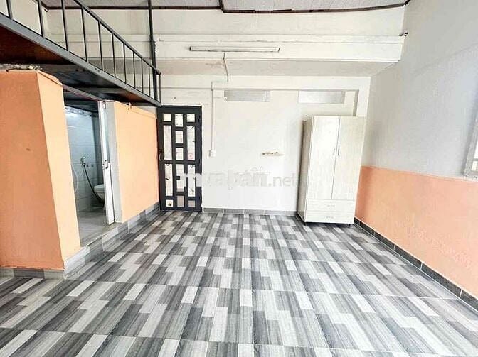 GÁC GIÁ RẺ GẦN VLU-IUH-CHỢ HẠNH THÔNG TÂY TIỆN SANG KHU VỰC BÌNH THANH