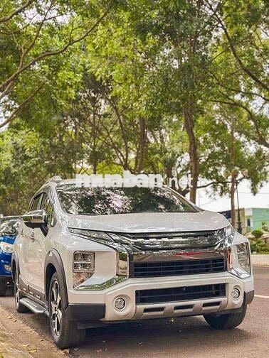 Mitsubishi Xpander Cross 2021 Trắng 7 chỗ