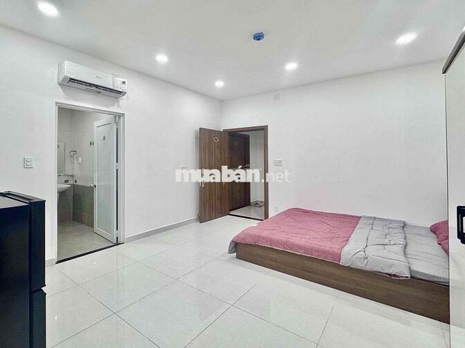 Căn hộ full nội thất mới khai trương có thang máy ngay chợ Tân Bình