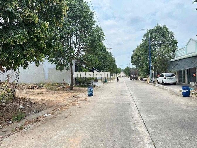Kẹt tiền bán gấp lô đất Mỹ Phước 3, 150m2, 1,4 tỷ , gần chợ