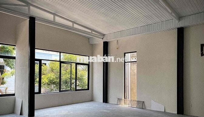 SANG NHƯỢNG MẶT BẰNG STUDIO 300m2 - ĐÀ NẴNG