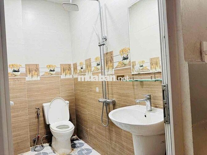 NHÀ 2 LẦU_ 1/ TL37 _CÓ 3PN _GIÁ 8 TRIỆU_HẺM XE HƠI