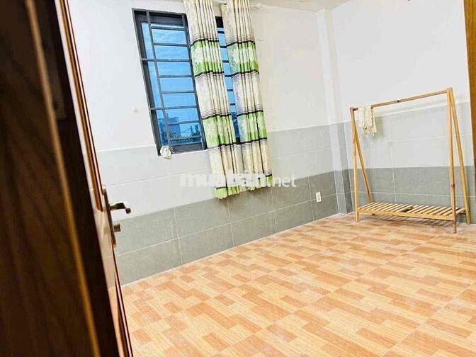 NHÀ 2 LẦU_ 1/ TL37 _CÓ 3PN _GIÁ 8 TRIỆU_HẺM XE HƠI