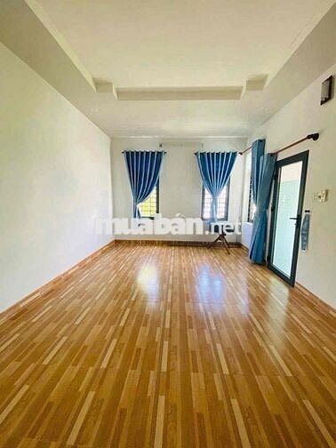 Nhà 2 lầu 8x16m trục chính KDC Công Trình 8