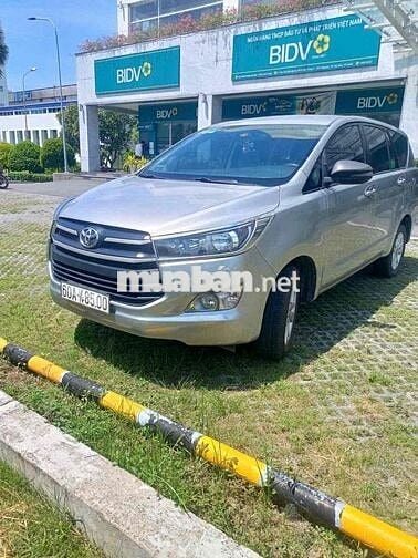 Toyota Innova 2017 Bạc 8 chỗ
