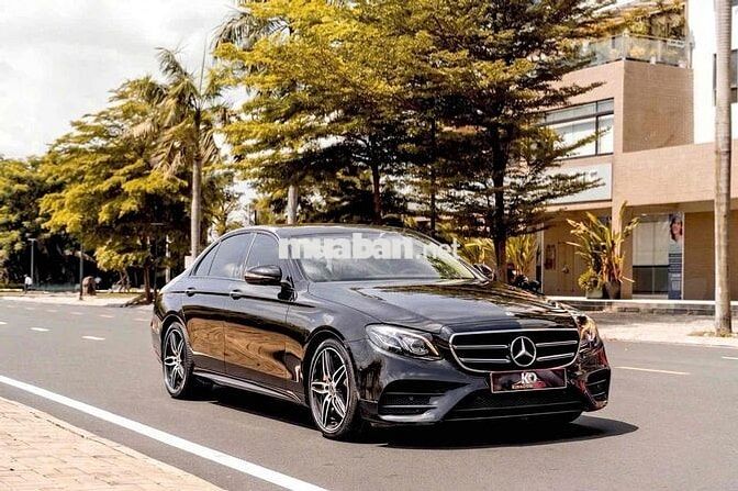 Mercedes E300 AMG 2019 Đen/ nt nâu 32000 mls đẹp