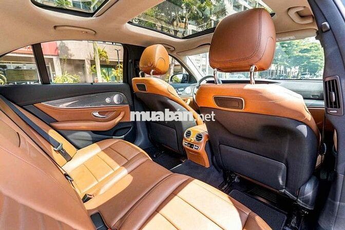 Mercedes E300 AMG 2019 Đen/ nt nâu 32000 mls đẹp
