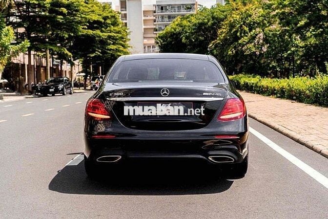 Mercedes E300 AMG 2019 Đen/ nt nâu 32000 mls đẹp