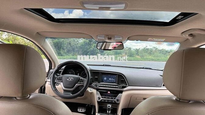Hyundai Elantra 2.0 AT 2018 Vàng cát