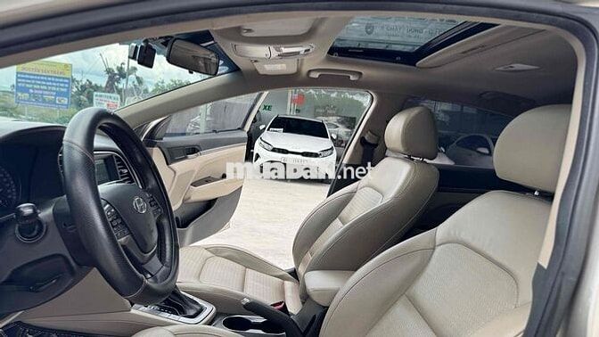 Hyundai Elantra 2.0 AT 2018 Vàng cát
