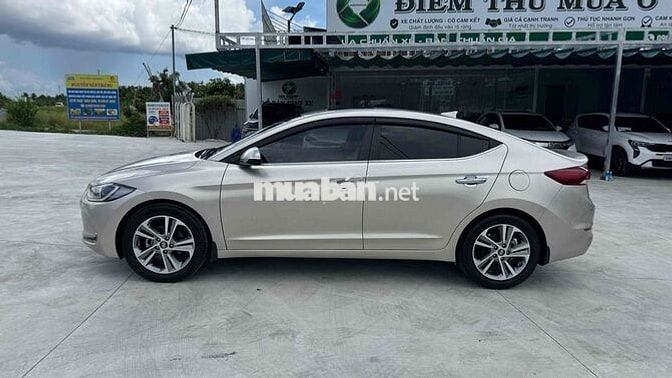 Hyundai Elantra 2.0 AT 2018 Vàng cát