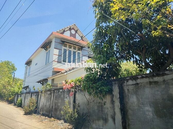 Bán lô đất thổ cư 218m2 lô góc 2 mặt tiền đường nhựa, sát Quốc lộ 20