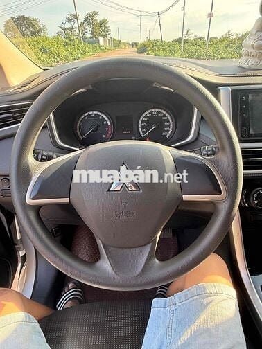 Mitsubishi Xpander 7 chỗ số sàn Trắng