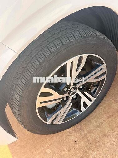Mitsubishi Xpander 7 chỗ số sàn Trắng