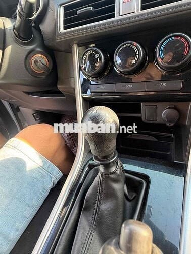 Mitsubishi Xpander 7 chỗ số sàn Trắng