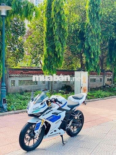 Honda CBR150R Trắng xanh Nhập khẩu