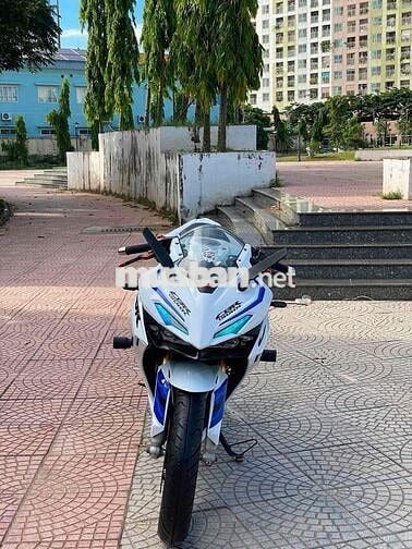 Honda CBR150R Trắng xanh Nhập khẩu