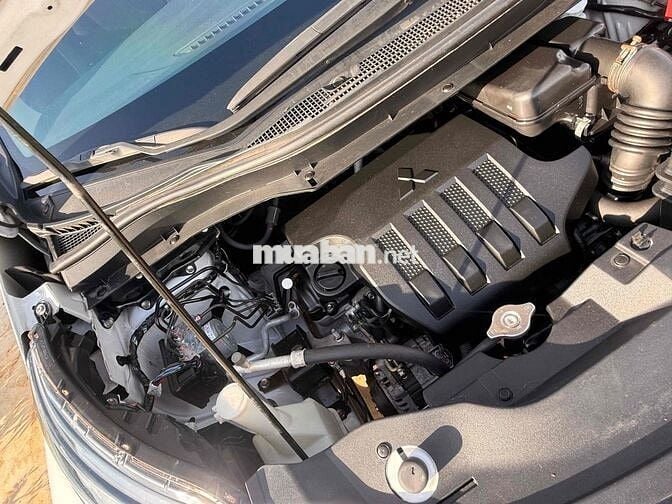 Mitsubishi Xpander 7 chỗ số sàn Trắng