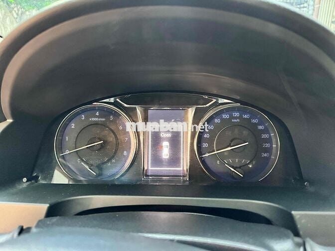 Toyota Camry 2.0E 2018 87.000 km Đen