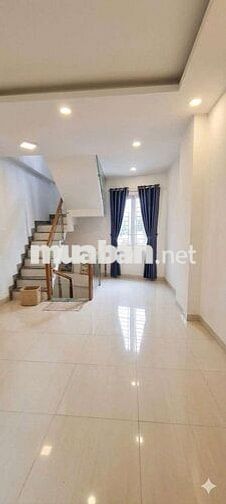 NHÀ ĐẸP CHO THUÊ - GIÁ RẺ – HẺM XE HƠI – DỌN VÀO Ở NGAY