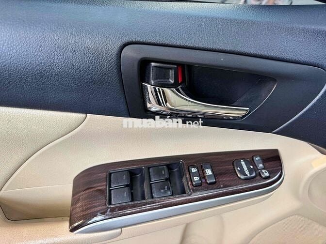 Toyota Camry 2.0E 2018 87.000 km Đen