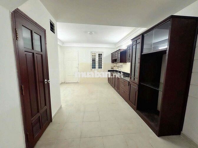 NHÀ 3 TẤM HẺM XE HƠI 4PN 5WC HẺM XE TẢI