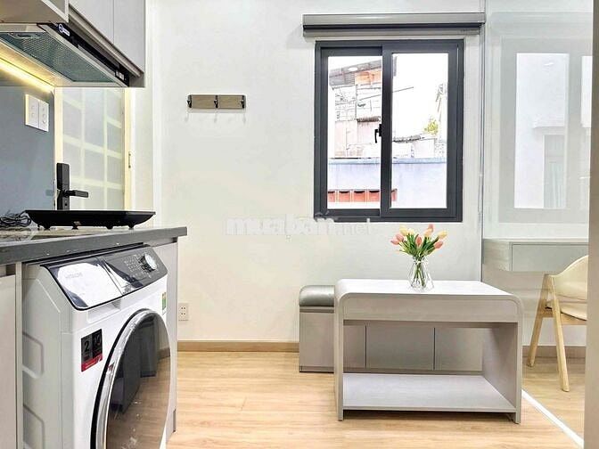 Căn Hộ Ban Công Máy Giặt Riêng Full Nội Thất Quận 3 Gần Quận 1, 10