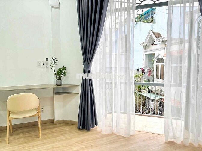 Căn Hộ Ban Công Máy Giặt Riêng Full Nội Thất Quận 3 Gần Quận 1, 10
