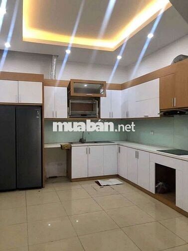 Bán nhà Duy Tân CG - phân lô sát phố - 5 tầng - ôtô tránh - kinh doanh