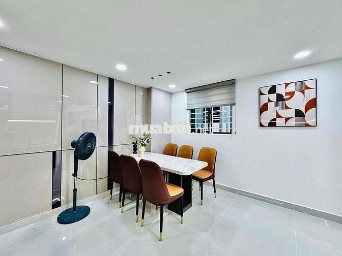 SIÊU PHẨM NHÀ ĐẸP GẦN MẶT TIỀN CÓ SÂN  ĐỂ XE RỘNG RÃI SÂN THƯỢNG  CHIL