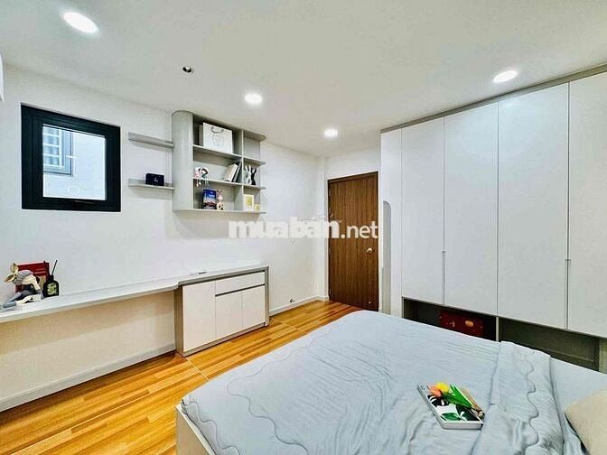 SIÊU PHẨM NHÀ ĐẸP GẦN MẶT TIỀN CÓ SÂN  ĐỂ XE RỘNG RÃI SÂN THƯỢNG  CHIL