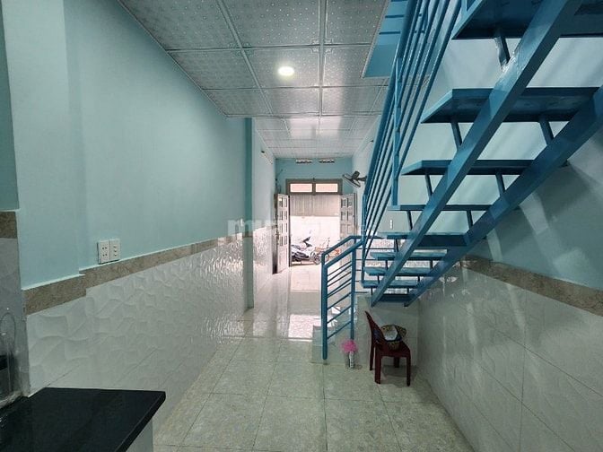 Cho Thuê Nhà Nguyên Căn,2 sẹt, xe 4 chỗ ngay cổng.Tổng sử dụng 42m2 
