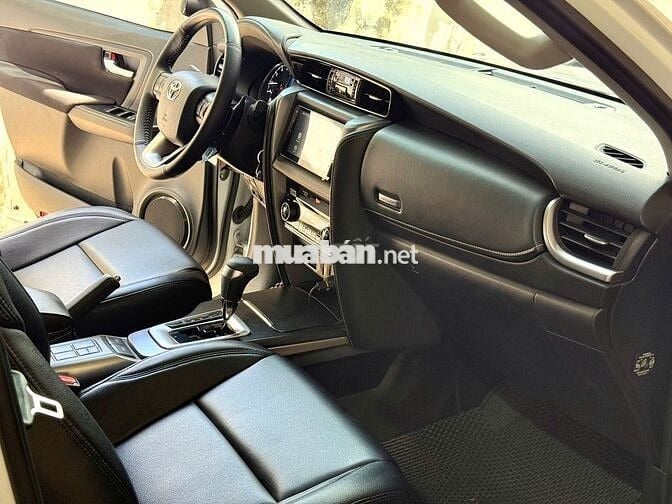 Fortuner 2.7V 2025 - Lướt 12.048 km - Còn Giảm