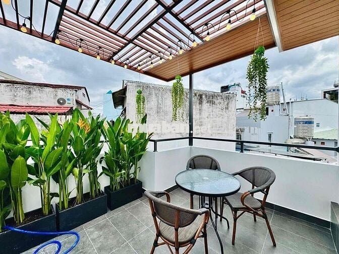 SIÊU PHẨM NHÀ ĐẸP GẦN MẶT TIỀN CÓ SÂN  ĐỂ XE RỘNG RÃI SÂN THƯỢNG  CHIL