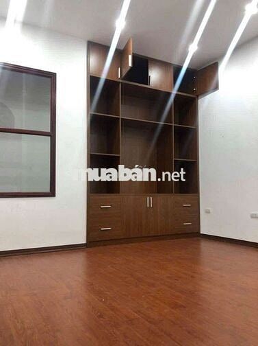 Bán nhà Duy Tân CG - phân lô sát phố - 5 tầng - ôtô tránh - kinh doanh