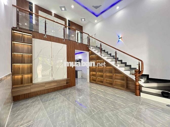 ĐÔNG HOÀ DĨ AN .3.Xx TỶ , NHÀ 2 TẦNG HXH MỚI Ở NGAY