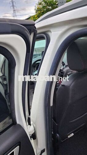 Ford EcoSport Titanium Trắng Số tự động