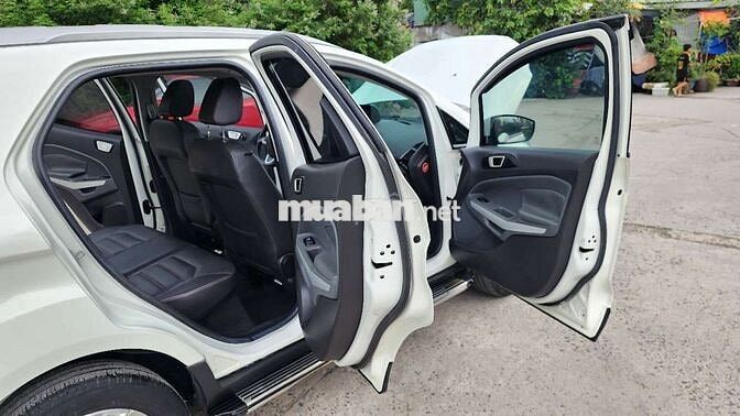 Ford EcoSport Titanium Trắng Số tự động