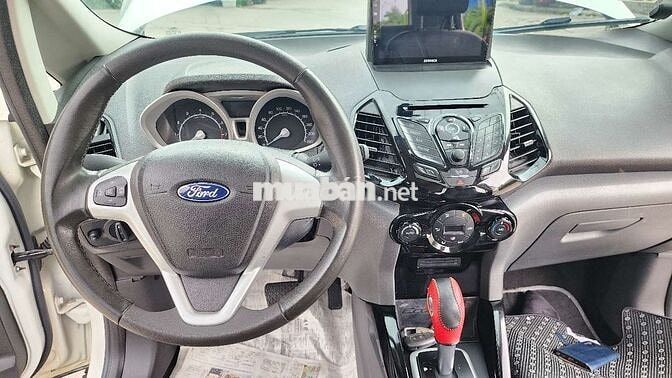 Ford EcoSport Titanium Trắng Số tự động