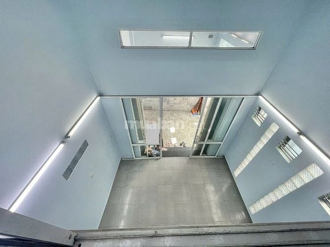 Bán nhà 2 lầu hẻm hơi đường 39 phường BTT Q2