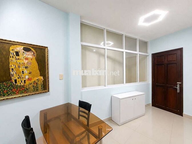Phòng cho thuê giá rẻ trung tâm Tp HCM tiện đi lại Q1, Q3