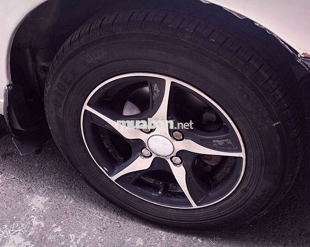 xe 5 chổ đẹp cần bán gấp