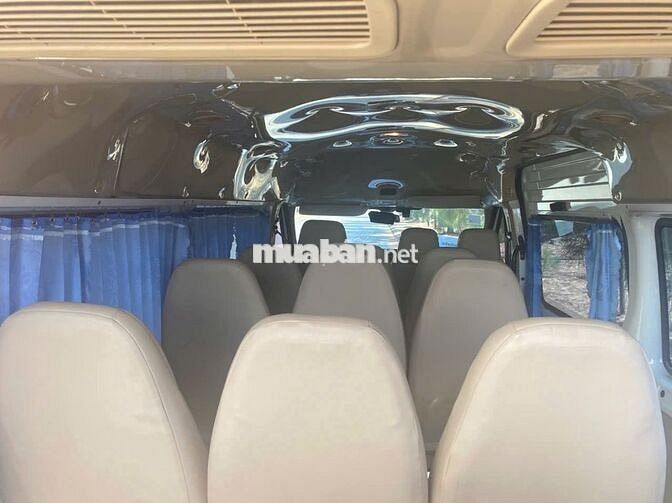 Ford Transit SVP 2019 16 chỗ Trắng