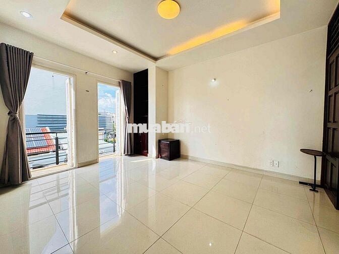 HIÊM CÓ CĂN HỘ BAN CÔNG 1PN 70m2 FULL TIỆN NGHI NGAY UNG VĂN KHIÊM 10T