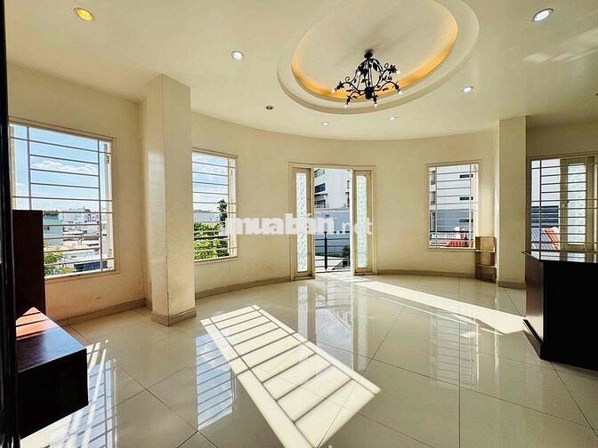 HIÊM CÓ CĂN HỘ BAN CÔNG 1PN 70m2 FULL TIỆN NGHI NGAY UNG VĂN KHIÊM 10T